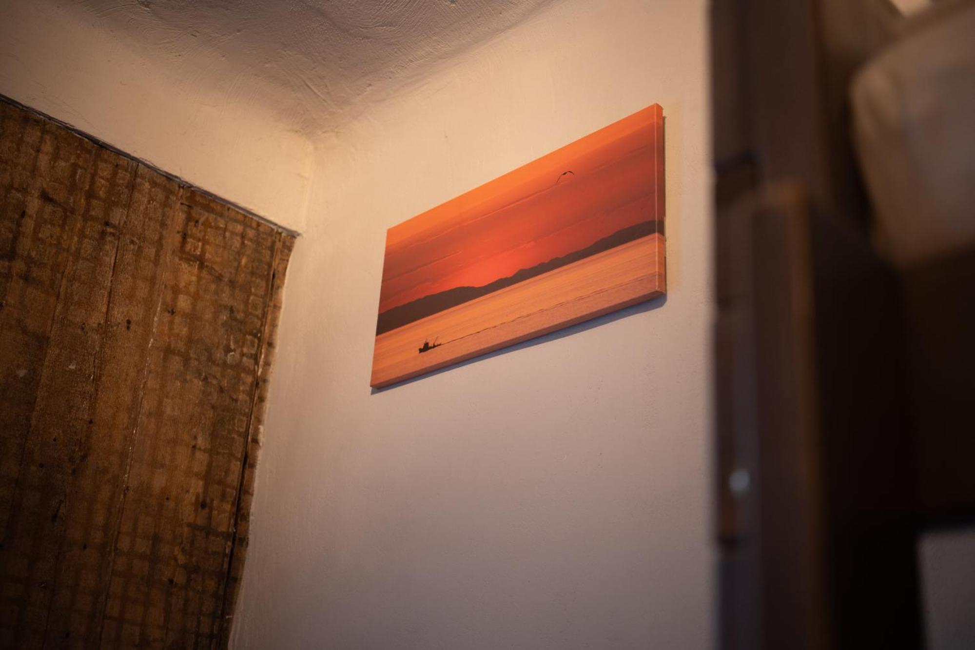 Two Wheels Hotel Riga Bagian luar foto