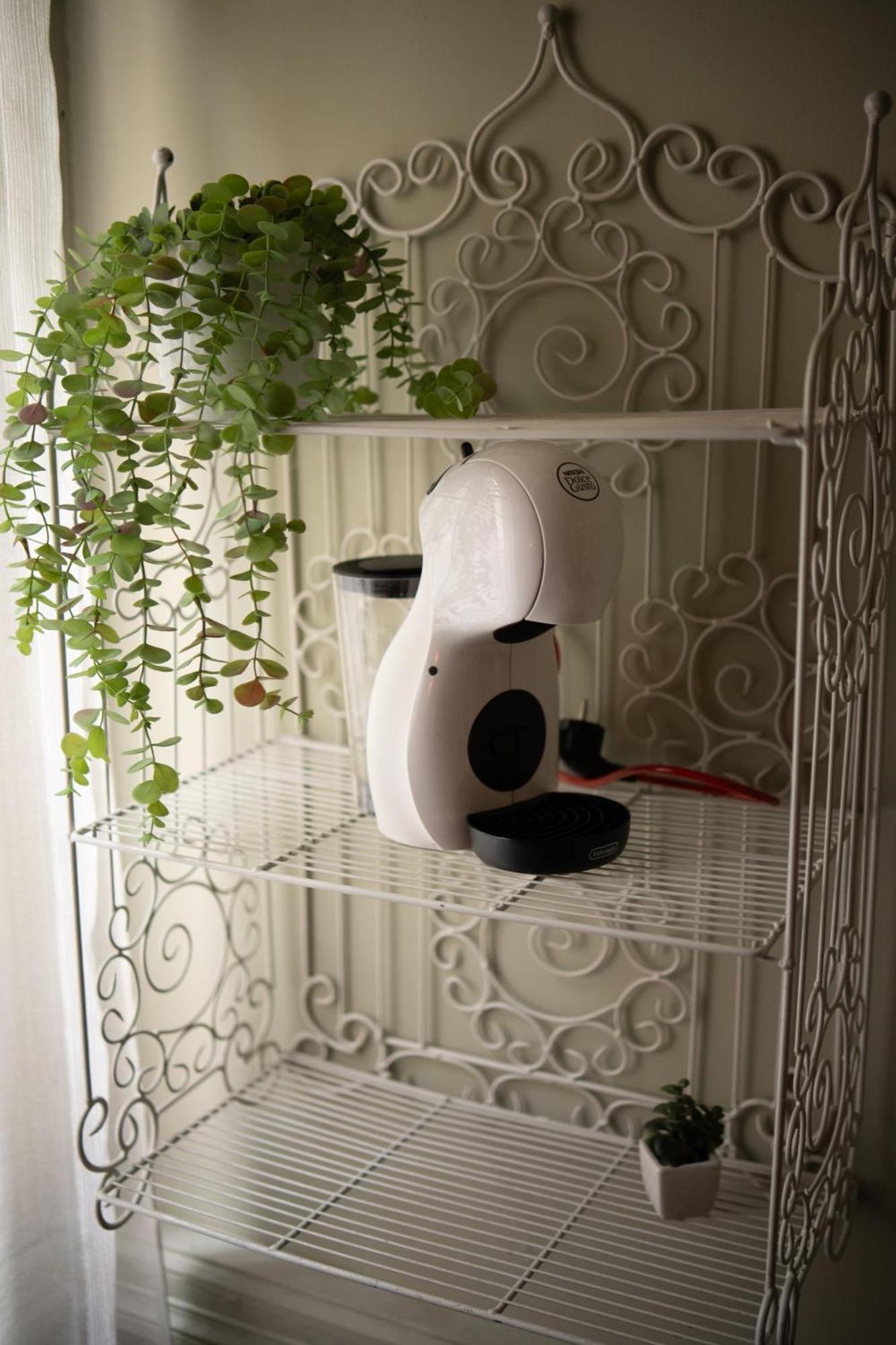 Two Wheels Hotel Riga Bagian luar foto