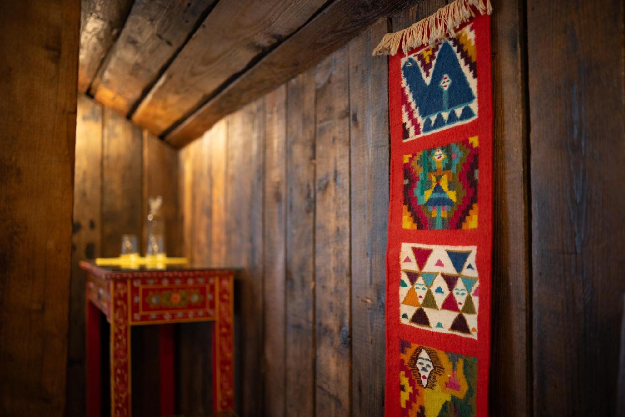 Two Wheels Hotel Riga Bagian luar foto